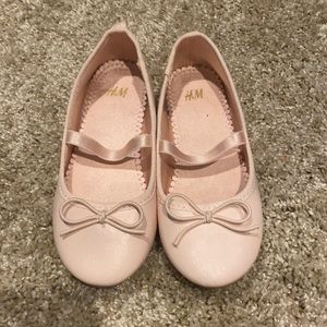 Like new pink dress shoes size 10.5 H &M